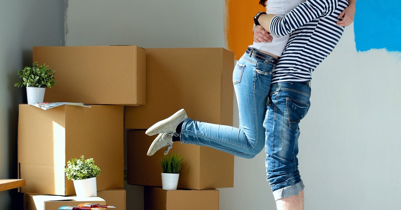 shutterstock_572632627, red..jpg